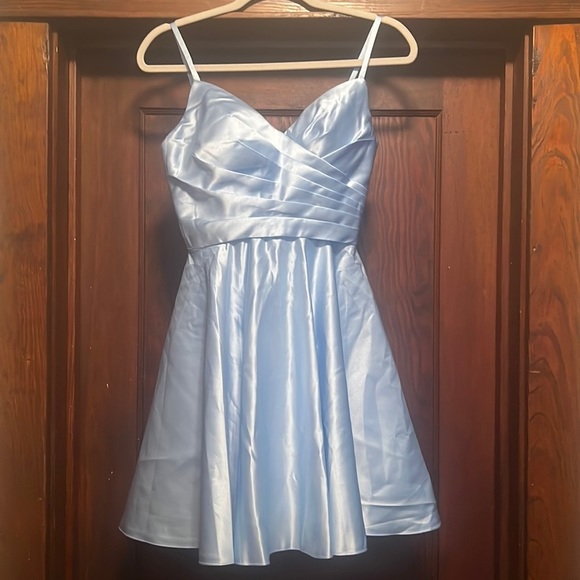 Lovejoy Dresses & Skirts - Lovejoy Homecoming Dress